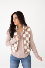 CHECKERED SHERPA VEST | TAUPE