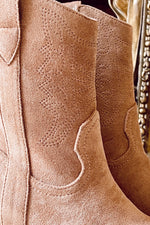 ROWDY BOOTS | CAMEL SUEDE