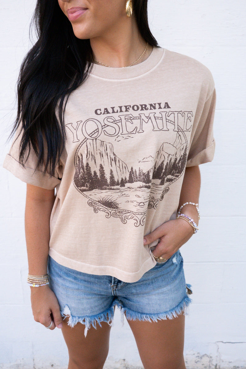 YOSEMITE FRAME GRAPHIC TEE