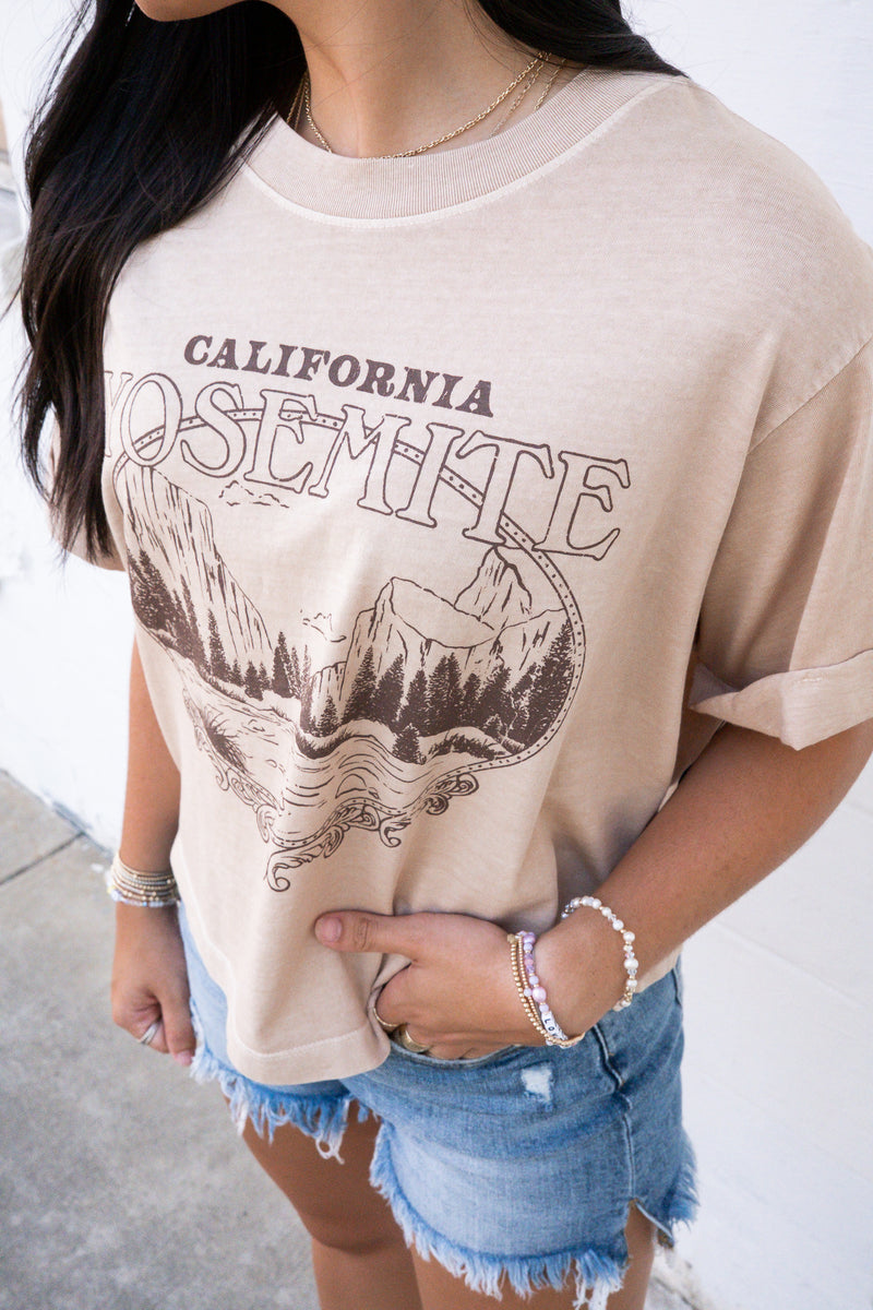 YOSEMITE FRAME GRAPHIC TEE