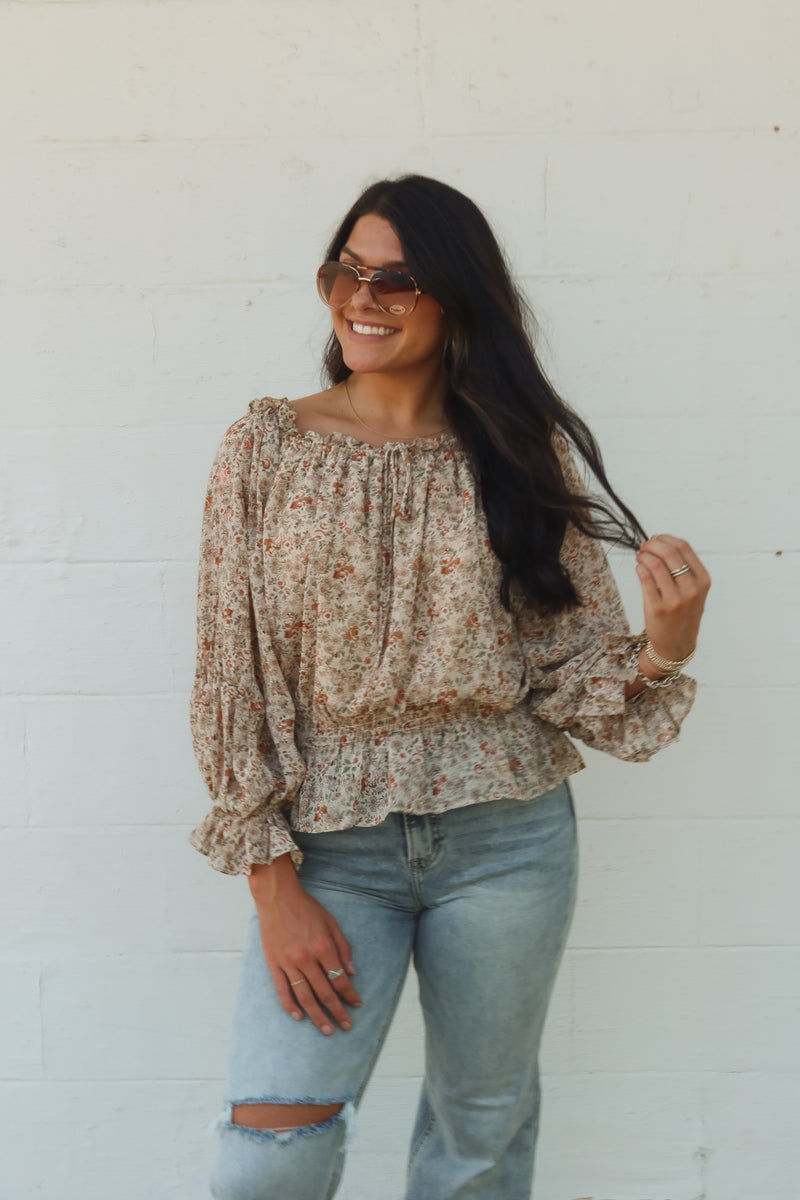 LOVE ME RIGHT FLORAL TOP | CREAM