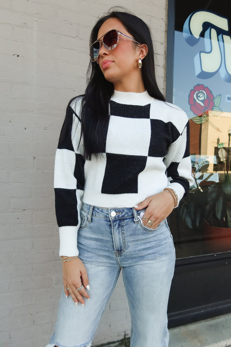 CHECKERED SWEATER | BLACK & WHITE