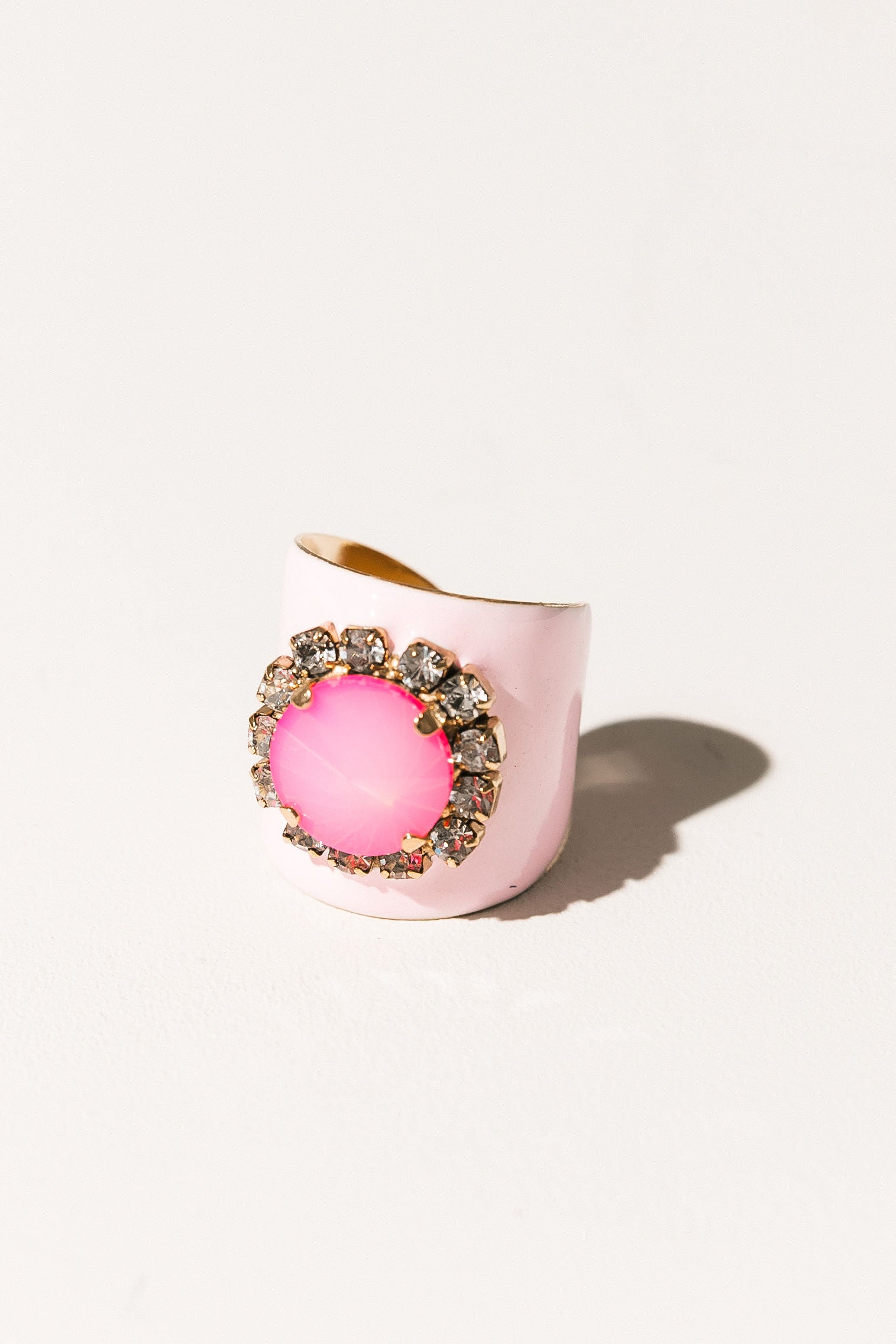 TOVA Jacci Ring in Enamel Fairy Dust Roselune – detail view of 12mm blush enamel ring