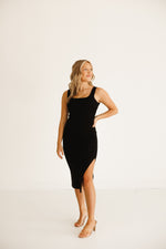 GOING OUT FITTED MIDI DRESS | BLACK