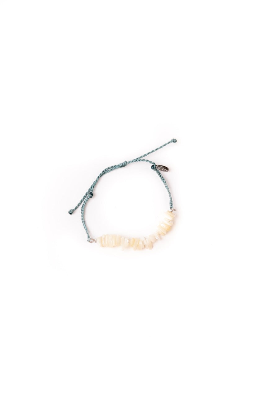 PURA VIDA MOP SHELL CHIP BRACELET | SMOKE